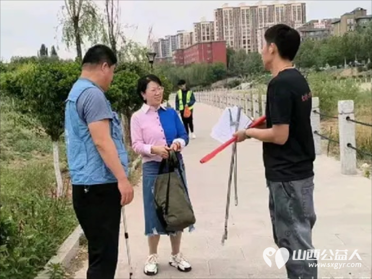 文峪河畔五四青年共筑绿色屏障 文水县爱心帮扶志愿者协会组织文明实践活动----保护文峪河捡拾白色垃圾 - 第10张 - 山西公益人 文峪河畔五四青年共筑绿色屏障 文水县爱心帮扶志愿者协会组织文明实践活动----保护文峪河捡拾白色垃圾 - 第10张