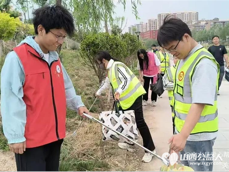 文峪河畔五四青年共筑绿色屏障 文水县爱心帮扶志愿者协会组织文明实践活动----保护文峪河捡拾白色垃圾 - 第8张 - 山西公益人 文峪河畔五四青年共筑绿色屏障 文水县爱心帮扶志愿者协会组织文明实践活动----保护文峪河捡拾白色垃圾 - 第8张