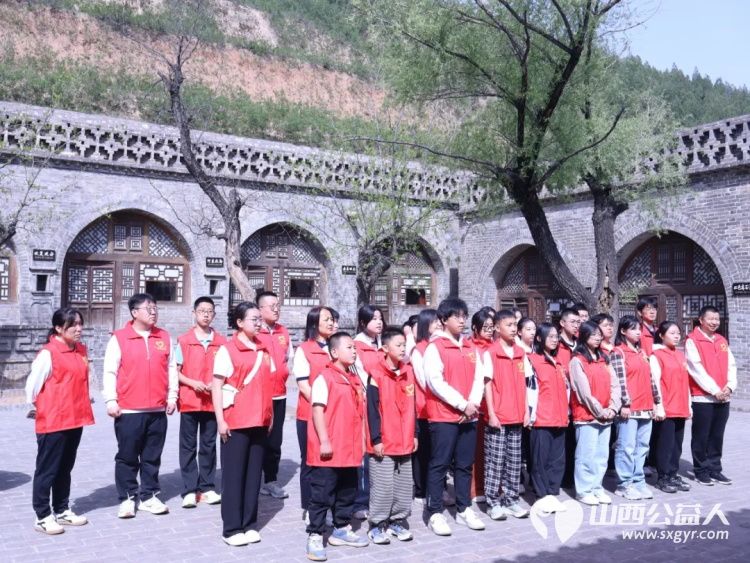 五四青年节以青春之名赴时代之约!吕梁市离石区青年志愿者协会团委组织团员青年前往高家沟高级军事纪念馆开展五四主题团日活动 - 第2张 - 山西公益人 五四青年节以青春之名赴时代之约!吕梁市离石区青年志愿者协会团委组织团员青年前往高家沟高级军事纪念馆开展五四主题团日活动 - 第2张