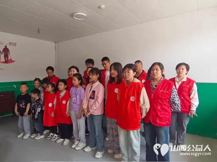 五一劳动节期间长治市善泽留守困境儿童救助协会组织了一场别开生面的“劳动播种希望,爱心温暖夕阳”主题活动 - 第1张 - 山西公益人 五一劳动节期间长治市善泽留守困境儿童救助协会组织了一场别开生面的“劳动播种希望,爱心温暖夕阳”主题活动 - 第1张