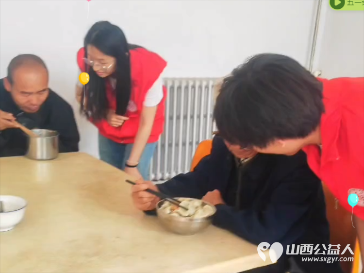 五一劳动节期间长治市善泽留守困境儿童救助协会组织了一场别开生面的“劳动播种希望,爱心温暖夕阳”主题活动 - 第18张 - 山西公益人 五一劳动节期间长治市善泽留守困境儿童救助协会组织了一场别开生面的“劳动播种希望,爱心温暖夕阳”主题活动 - 第18张