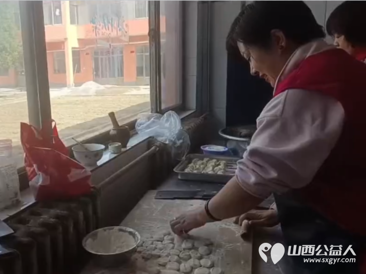 五一劳动节期间长治市善泽留守困境儿童救助协会组织了一场别开生面的“劳动播种希望,爱心温暖夕阳”主题活动 - 第10张 - 山西公益人 五一劳动节期间长治市善泽留守困境儿童救助协会组织了一场别开生面的“劳动播种希望,爱心温暖夕阳”主题活动 - 第10张