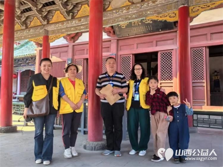 长治市文物保护志愿者服务中心组织志愿者在五一劳动节期间在城隍庙、崇庆寺、法兴寺进行志愿讲解引导登记等服务工作 - 第20张 - 山西公益人 长治市文物保护志愿者服务中心组织志愿者在五一劳动节期间在城隍庙、崇庆寺、法兴寺进行志愿讲解引导登记等服务工作 - 第20张