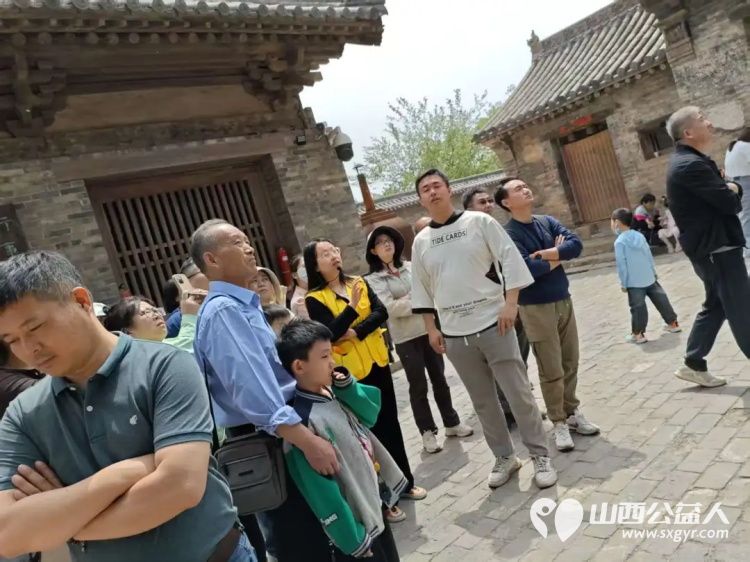 长治市文物保护志愿者服务中心组织志愿者在五一劳动节期间在城隍庙、崇庆寺、法兴寺进行志愿讲解引导登记等服务工作 - 第28张 - 山西公益人 长治市文物保护志愿者服务中心组织志愿者在五一劳动节期间在城隍庙、崇庆寺、法兴寺进行志愿讲解引导登记等服务工作 - 第28张