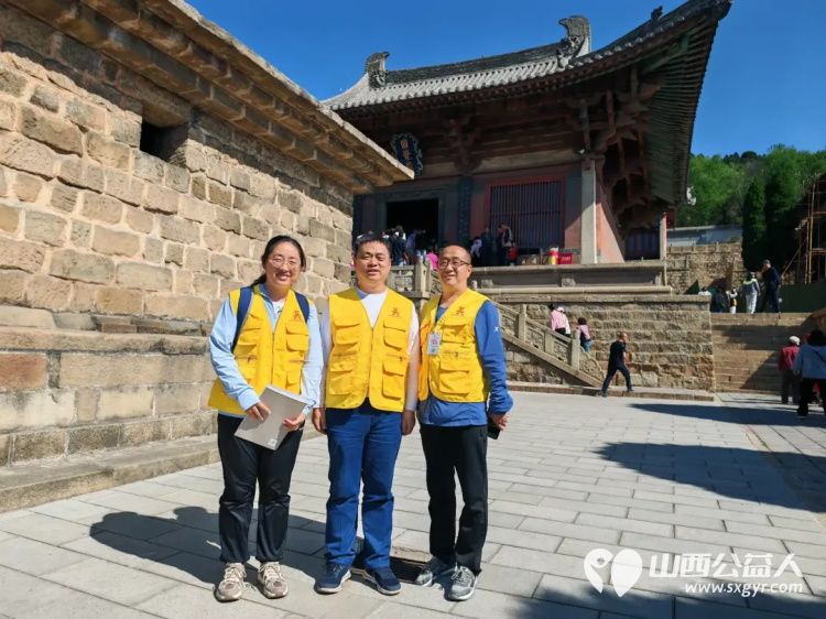 长治市文物保护志愿者服务中心组织志愿者在五一劳动节期间在城隍庙、崇庆寺、法兴寺进行志愿讲解引导登记等服务工作 - 第11张 - 山西公益人 长治市文物保护志愿者服务中心组织志愿者在五一劳动节期间在城隍庙、崇庆寺、法兴寺进行志愿讲解引导登记等服务工作 - 第11张