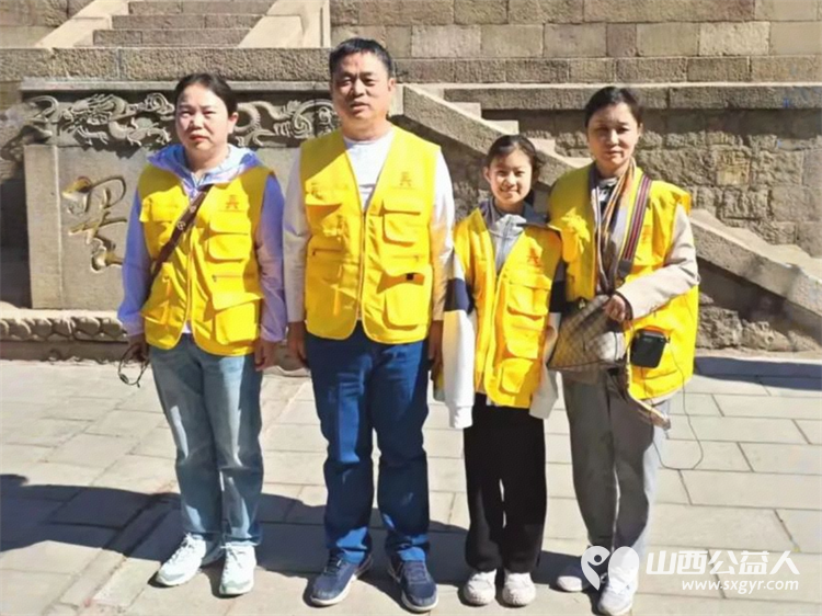 长治市文物保护志愿者服务中心组织志愿者在五一劳动节期间在城隍庙、崇庆寺、法兴寺进行志愿讲解引导登记等服务工作 - 第13张 - 山西公益人 长治市文物保护志愿者服务中心组织志愿者在五一劳动节期间在城隍庙、崇庆寺、法兴寺进行志愿讲解引导登记等服务工作 - 第13张
