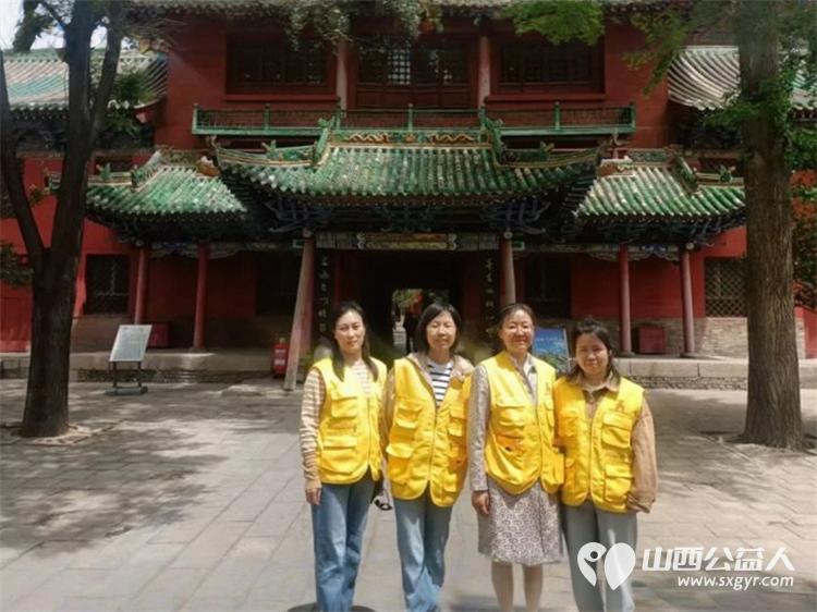 长治市文物保护志愿者服务中心组织志愿者在五一劳动节期间在城隍庙、崇庆寺、法兴寺进行志愿讲解引导登记等服务工作 - 第22张 - 山西公益人 长治市文物保护志愿者服务中心组织志愿者在五一劳动节期间在城隍庙、崇庆寺、法兴寺进行志愿讲解引导登记等服务工作 - 第22张