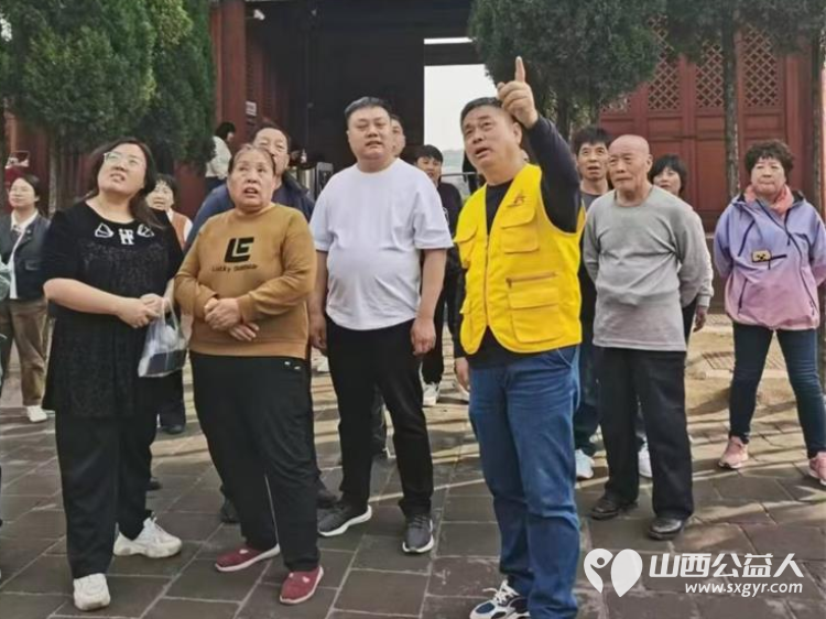长治市文物保护志愿者服务中心组织志愿者在五一劳动节期间在城隍庙、崇庆寺、法兴寺进行志愿讲解引导登记等服务工作 - 第4张 - 山西公益人 长治市文物保护志愿者服务中心组织志愿者在五一劳动节期间在城隍庙、崇庆寺、法兴寺进行志愿讲解引导登记等服务工作 - 第4张