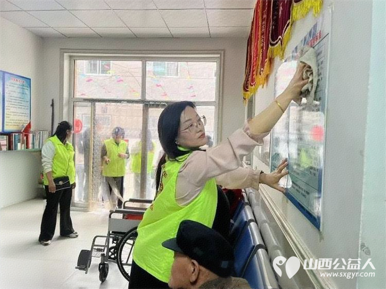 党员报到践初心志愿同行献爱心平安共建筑和谐---兴县顺风公益联合会走进康乐敬老院为老人们提供了义剪和卫生清理服务 - 第12张