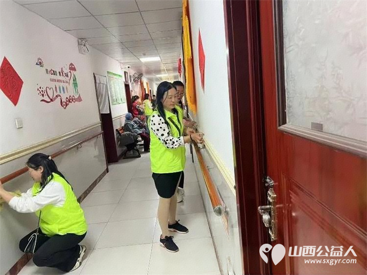 党员报到践初心志愿同行献爱心平安共建筑和谐---兴县顺风公益联合会走进康乐敬老院为老人们提供了义剪和卫生清理服务 - 第11张