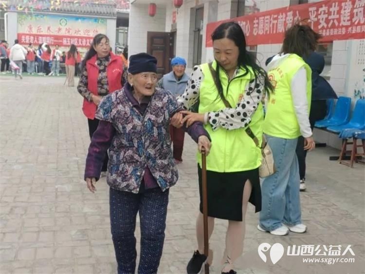 党员报到践初心志愿同行献爱心平安共建筑和谐---兴县顺风公益联合会走进康乐敬老院为老人们提供了义剪和卫生清理服务 - 第5张