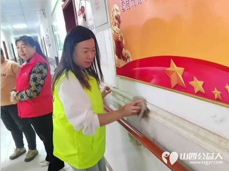 党员报到践初心志愿同行献爱心平安共建筑和谐---兴县顺风公益联合会走进康乐敬老院为老人们提供了义剪和卫生清理服务 - 第8张