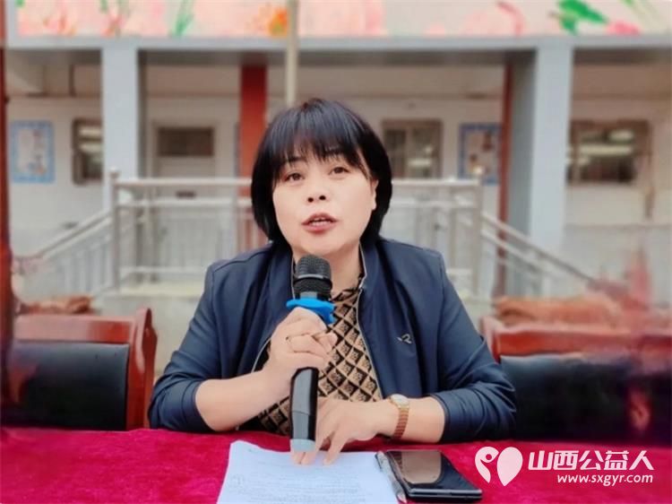 温暖我们的孩子拼装梦想绘出未来——石楼县青年志愿者协会向东风小学物资捐赠这不仅是衣物的传递更是温暖与善意的接力 - 第2张