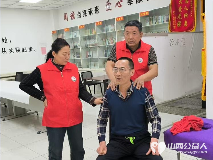 志愿服务进社区介休市敬老协会5月9日走进北坛街道花园街社区为老人们爱心理发爱心义诊 - 第25张 - 山西公益人 志愿服务进社区介休市敬老协会5月9日走进北坛街道花园街社区为老人们爱心理发爱心义诊 - 第25张