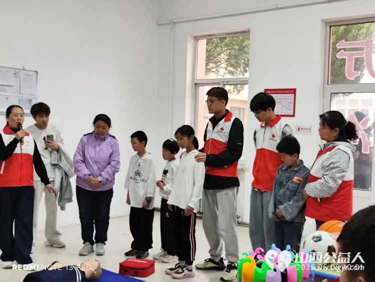 屯留区红十字会志愿者服务队走进特殊教育学校开展世界红十字日主题活动感谢长治市博雅时代文化传媒有限公司向屯留区红十字会捐赠人民币叁万元 - 第3张 - 山西公益人 屯留区红十字会志愿者服务队走进特殊教育学校开展世界红十字日主题活动感谢长治市博雅时代文化传媒有限公司向屯留区红十字会捐赠人民币叁万元 - 第3张