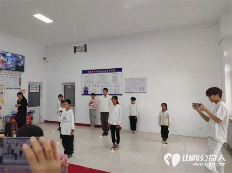 屯留区红十字会志愿者服务队走进特殊教育学校开展世界红十字日主题活动感谢长治市博雅时代文化传媒有限公司向屯留区红十字会捐赠人民币叁万元 - 第5张 - 山西公益人 屯留区红十字会志愿者服务队走进特殊教育学校开展世界红十字日主题活动感谢长治市博雅时代文化传媒有限公司向屯留区红十字会捐赠人民币叁万元 - 第5张