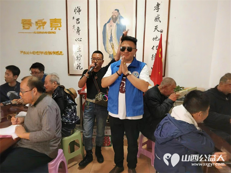 亲爱的妈妈节日快乐!长治市小雨点公益志愿者协会思源分会的志愿者来到隆福饭店免费素食餐厅分会看望整日辛苦劳作的义工阿姨叔叔们为他们送上节日的祝福 - 第58张 - 山西公益人 亲爱的妈妈节日快乐!长治市小雨点公益志愿者协会思源分会的志愿者来到隆福饭店免费素食餐厅分会看望整日辛苦劳作的义工阿姨叔叔们为他们送上节日的祝福 - 第58张