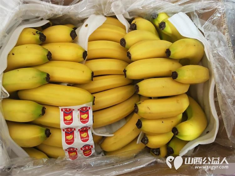 亲爱的妈妈节日快乐!长治市小雨点公益志愿者协会思源分会的志愿者来到隆福饭店免费素食餐厅分会看望整日辛苦劳作的义工阿姨叔叔们为他们送上节日的祝福 - 第10张 - 山西公益人 亲爱的妈妈节日快乐!长治市小雨点公益志愿者协会思源分会的志愿者来到隆福饭店免费素食餐厅分会看望整日辛苦劳作的义工阿姨叔叔们为他们送上节日的祝福 - 第10张