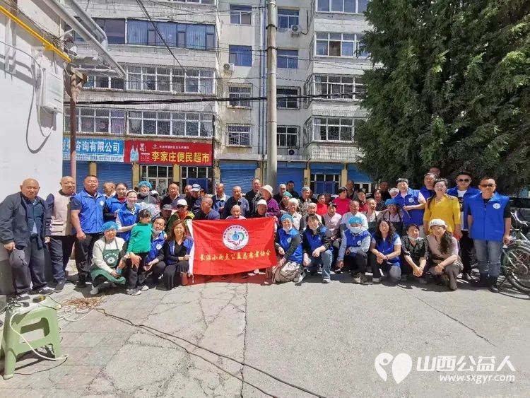 亲爱的妈妈节日快乐!长治市小雨点公益志愿者协会思源分会的志愿者来到隆福饭店免费素食餐厅分会看望整日辛苦劳作的义工阿姨叔叔们为他们送上节日的祝福 - 第1张 - 山西公益人 亲爱的妈妈节日快乐!长治市小雨点公益志愿者协会思源分会的志愿者来到隆福饭店免费素食餐厅分会看望整日辛苦劳作的义工阿姨叔叔们为他们送上节日的祝福 - 第1张