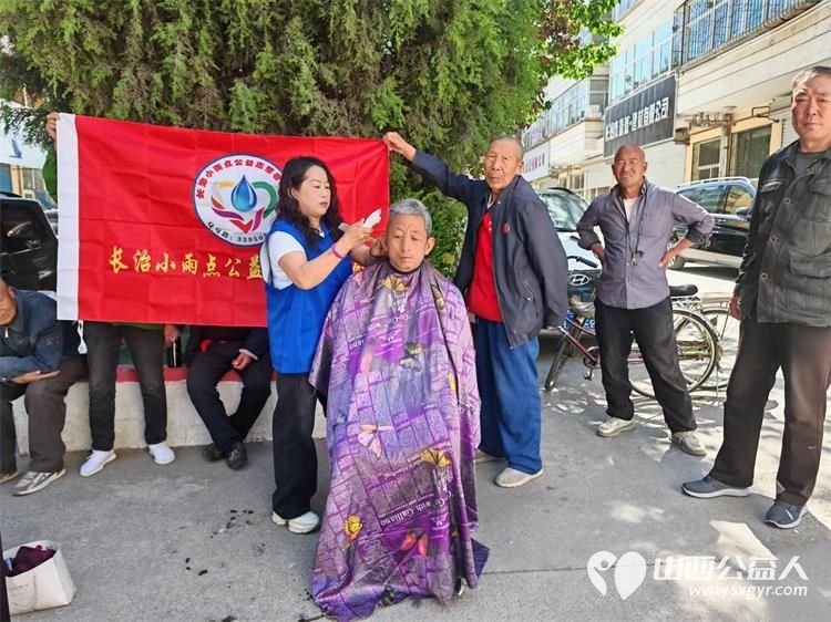 亲爱的妈妈节日快乐!长治市小雨点公益志愿者协会思源分会的志愿者来到隆福饭店免费素食餐厅分会看望整日辛苦劳作的义工阿姨叔叔们为他们送上节日的祝福 - 第19张 - 山西公益人 亲爱的妈妈节日快乐!长治市小雨点公益志愿者协会思源分会的志愿者来到隆福饭店免费素食餐厅分会看望整日辛苦劳作的义工阿姨叔叔们为他们送上节日的祝福 - 第19张