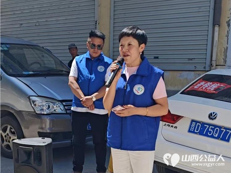 亲爱的妈妈节日快乐!长治市小雨点公益志愿者协会思源分会的志愿者来到隆福饭店免费素食餐厅分会看望整日辛苦劳作的义工阿姨叔叔们为他们送上节日的祝福 - 第16张 - 山西公益人 亲爱的妈妈节日快乐!长治市小雨点公益志愿者协会思源分会的志愿者来到隆福饭店免费素食餐厅分会看望整日辛苦劳作的义工阿姨叔叔们为他们送上节日的祝福 - 第16张