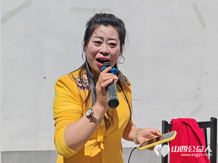 亲爱的妈妈节日快乐!长治市小雨点公益志愿者协会思源分会的志愿者来到隆福饭店免费素食餐厅分会看望整日辛苦劳作的义工阿姨叔叔们为他们送上节日的祝福 - 第44张 - 山西公益人 亲爱的妈妈节日快乐!长治市小雨点公益志愿者协会思源分会的志愿者来到隆福饭店免费素食餐厅分会看望整日辛苦劳作的义工阿姨叔叔们为他们送上节日的祝福 - 第44张