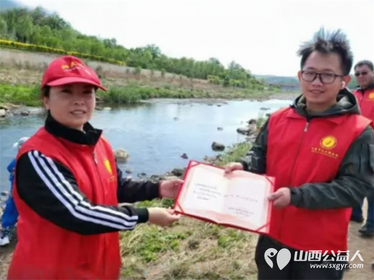 新聘任51人为阳泉市民间巡河员!阳泉义工联在白羊墅湿地公园开展第31期保护母亲河活动25名义工和民间巡河员为爱集结 - 第7张 - 山西公益人 新聘任51人为阳泉市民间巡河员!阳泉义工联在白羊墅湿地公园开展第31期保护母亲河活动25名义工和民间巡河员为爱集结 - 第7张