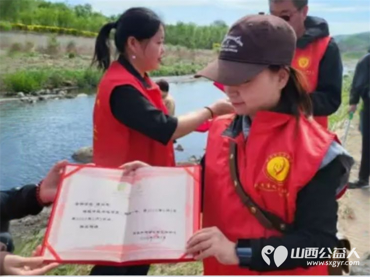 新聘任51人为阳泉市民间巡河员!阳泉义工联在白羊墅湿地公园开展第31期保护母亲河活动25名义工和民间巡河员为爱集结 - 第6张 - 山西公益人 新聘任51人为阳泉市民间巡河员!阳泉义工联在白羊墅湿地公园开展第31期保护母亲河活动25名义工和民间巡河员为爱集结 - 第6张