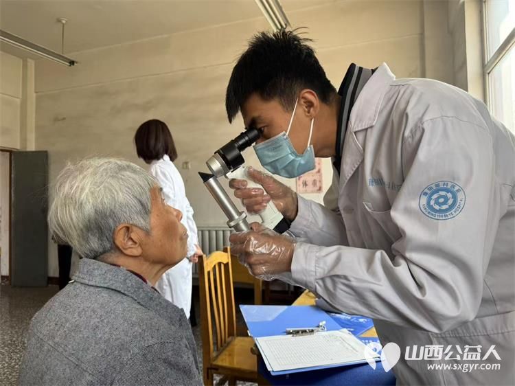 介休市敬老协会5月10日敬老助老爱老活动—洪山镇西湛泉村服务老人 - 第6张 - 山西公益人 介休市敬老协会5月10日敬老助老爱老活动—洪山镇西湛泉村服务老人 - 第6张