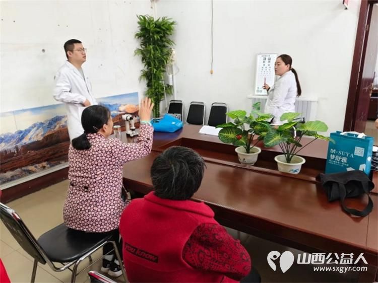 介休市敬老协会5月10日敬老助老爱老活动志愿者走进洪山镇石屯村为村里所有老人理发义诊 - 第13张 - 山西公益人 介休市敬老协会5月10日敬老助老爱老活动志愿者走进洪山镇石屯村为村里所有老人理发义诊 - 第13张