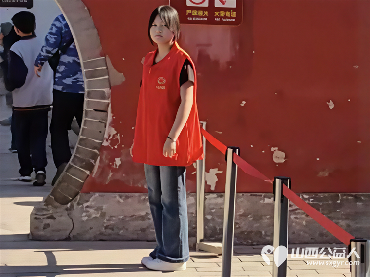 五一劳动节期间长治市阳光困境儿童帮扶协会志愿者走进潞州观音堂景点开展文明游园服务 - 第15张 - 山西公益人 五一劳动节期间长治市阳光困境儿童帮扶协会志愿者走进潞州观音堂景点开展文明游园服务 - 第15张
