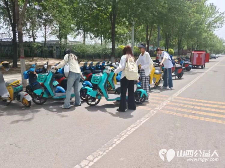 晋中新青年高校志愿者联合服务中心开展“整治交通乱象.创建文明城市”之“单车公约”第一阶段志愿服务活动 - 第5张 - 山西公益人 晋中新青年高校志愿者联合服务中心开展“整治交通乱象.创建文明城市”之“单车公约”第一阶段志愿服务活动 - 第5张