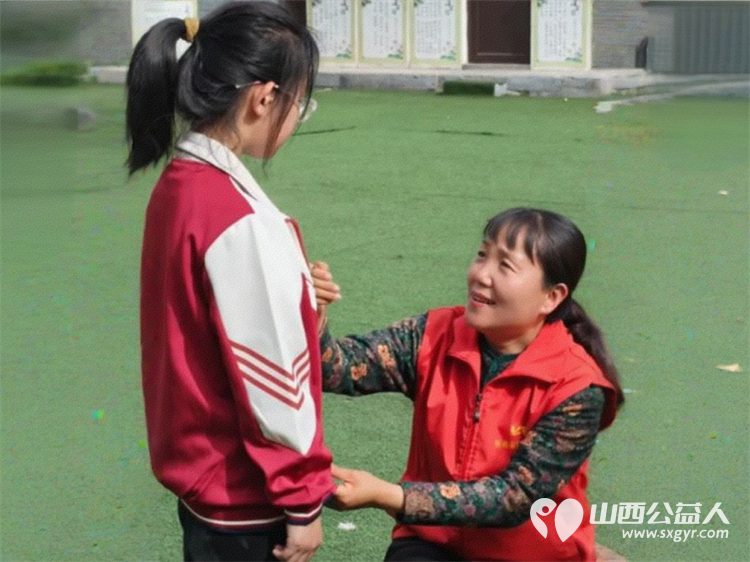 忻州市爱心公益协会走进五台山台怀镇杨柏峪小学开展“情暖校园爱心助学”捐赠校服活动为孩子们送去关怀与温暖 - 第7张 - 山西公益人 忻州市爱心公益协会走进五台山台怀镇杨柏峪小学开展“情暖校园爱心助学”捐赠校服活动为孩子们送去关怀与温暖 - 第7张