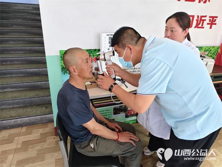 介休市敬老协会5月17日“孝善行”之敬老爱老助老活动在义安镇洪相村举行为老人们理发及眼科检查 - 第21张 - 山西公益人 介休市敬老协会5月17日“孝善行”之敬老爱老助老活动在义安镇洪相村举行为老人们理发及眼科检查 - 第21张