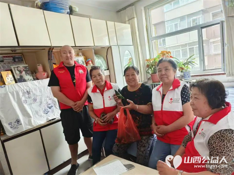 山西省红十字窦姐志愿者服务队的队长窦大萍从普通业务员到志愿服务队的带头人在公益之路上坚定前行 - 第2张 - 山西公益人 山西省红十字窦姐志愿者服务队的队长窦大萍从普通业务员到志愿服务队的带头人在公益之路上坚定前行 - 第2张