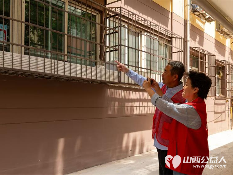 情暖独居老人共筑幸福家园 杏花岭区杏花红志愿服务中心携手各街道党工委社区党委志愿者发起关爱空巢与孤寡老人的暖心行动为老人们送去关怀与帮助 - 第19张