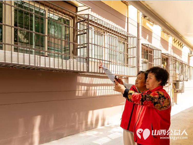 情暖独居老人共筑幸福家园 杏花岭区杏花红志愿服务中心携手各街道党工委社区党委志愿者发起关爱空巢与孤寡老人的暖心行动为老人们送去关怀与帮助 - 第22张