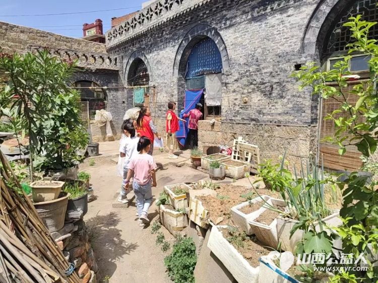 阳泉市义工联组织义工开启2025七色阳光助学----每一次走访带给我们的都是深深的震撼经过走访审核通过2025年增加28名受助学生 - 第4张 - 山西公益人 阳泉市义工联组织义工开启2025七色阳光助学----每一次走访带给我们的都是深深的震撼经过走访审核通过2025年增加28名受助学生 - 第4张