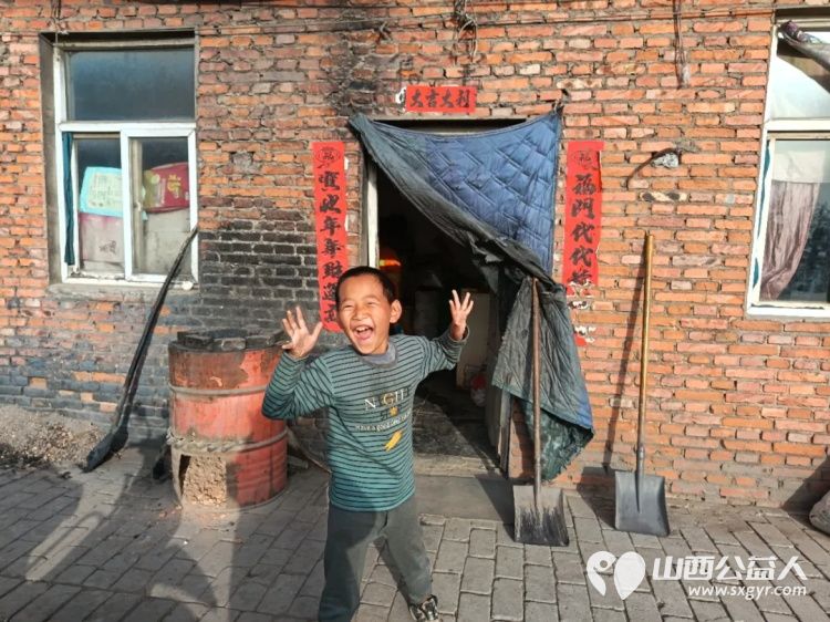 阳泉市义工联组织义工开启2025七色阳光助学----每一次走访带给我们的都是深深的震撼经过走访审核通过2025年增加28名受助学生 - 第7张 - 山西公益人 阳泉市义工联组织义工开启2025七色阳光助学----每一次走访带给我们的都是深深的震撼经过走访审核通过2025年增加28名受助学生 - 第7张