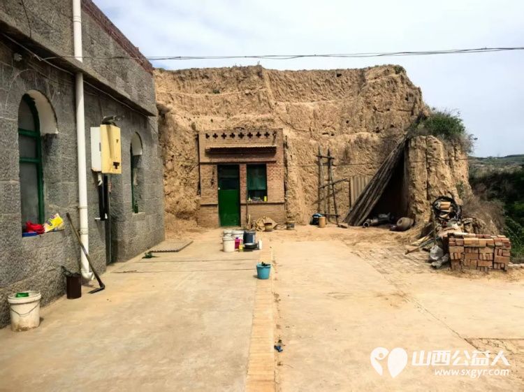 阳泉市义工联组织义工开启2025七色阳光助学----每一次走访带给我们的都是深深的震撼经过走访审核通过2025年增加28名受助学生 - 第8张 - 山西公益人 阳泉市义工联组织义工开启2025七色阳光助学----每一次走访带给我们的都是深深的震撼经过走访审核通过2025年增加28名受助学生 - 第8张