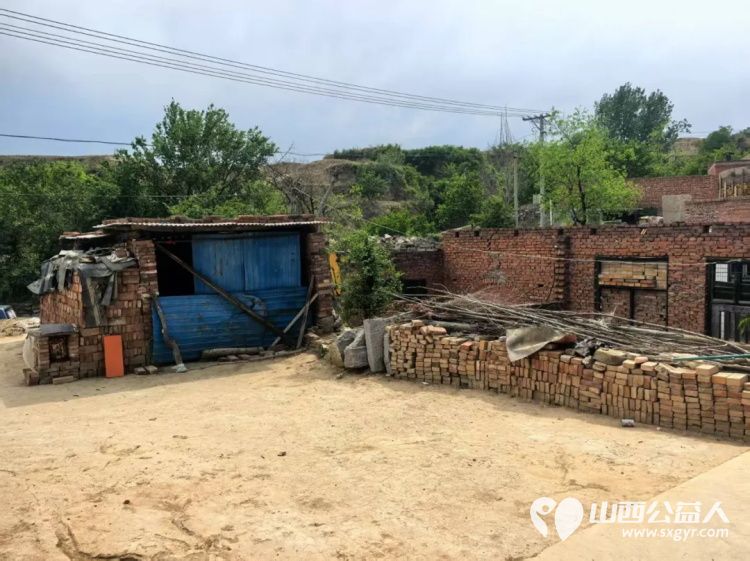 阳泉市义工联组织义工开启2025七色阳光助学----每一次走访带给我们的都是深深的震撼经过走访审核通过2025年增加28名受助学生 - 第9张 - 山西公益人 阳泉市义工联组织义工开启2025七色阳光助学----每一次走访带给我们的都是深深的震撼经过走访审核通过2025年增加28名受助学生 - 第9张