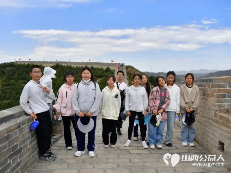 忻州市妇联开展“最美家庭护长城”纪念抗战胜利80周年平型关长城保护研学活动邀请爱心妈妈志愿者和结对儿童参加了活动 - 第9张