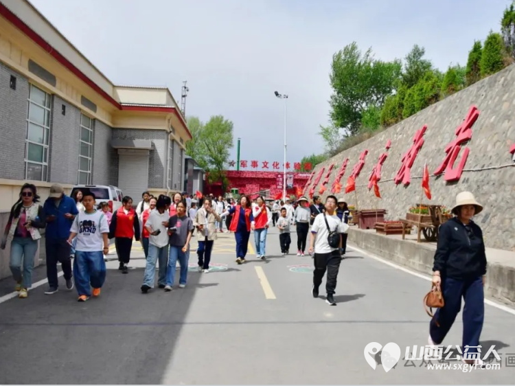 忻州市妇联开展“最美家庭护长城”纪念抗战胜利80周年平型关长城保护研学活动邀请爱心妈妈志愿者和结对儿童参加了活动 - 第16张