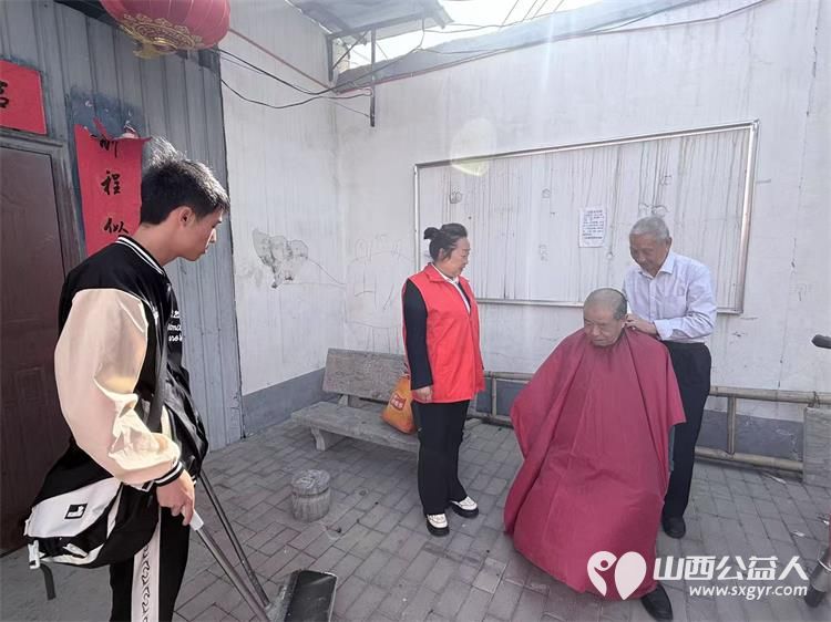长治市阳光困境儿童帮扶协会2025年5月17日在潞州区常青街道角沿村开展助残日志愿服务活动服务残疾人为残疾人义剪义诊 - 第10张 - 山西公益人 长治市阳光困境儿童帮扶协会2025年5月17日在潞州区常青街道角沿村开展助残日志愿服务活动服务残疾人为残疾人义剪义诊 - 第10张