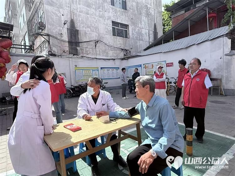 长治市阳光困境儿童帮扶协会2025年5月17日在潞州区常青街道角沿村开展助残日志愿服务活动服务残疾人为残疾人义剪义诊 - 第4张 - 山西公益人 长治市阳光困境儿童帮扶协会2025年5月17日在潞州区常青街道角沿村开展助残日志愿服务活动服务残疾人为残疾人义剪义诊 - 第4张