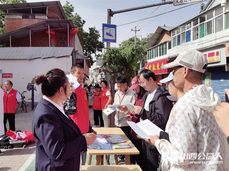 长治市阳光困境儿童帮扶协会2025年5月17日在潞州区常青街道角沿村开展助残日志愿服务活动服务残疾人为残疾人义剪义诊 - 第35张 - 山西公益人 长治市阳光困境儿童帮扶协会2025年5月17日在潞州区常青街道角沿村开展助残日志愿服务活动服务残疾人为残疾人义剪义诊 - 第35张