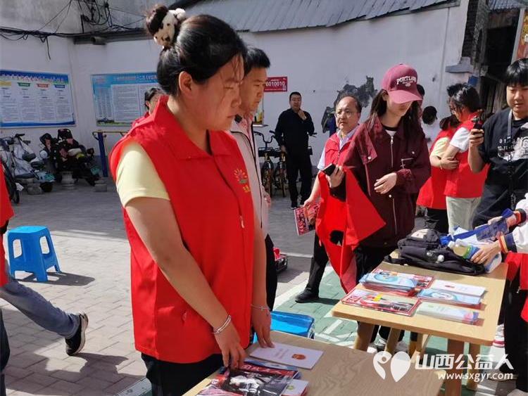 长治市阳光困境儿童帮扶协会2025年5月17日在潞州区常青街道角沿村开展助残日志愿服务活动服务残疾人为残疾人义剪义诊 - 第34张 - 山西公益人 长治市阳光困境儿童帮扶协会2025年5月17日在潞州区常青街道角沿村开展助残日志愿服务活动服务残疾人为残疾人义剪义诊 - 第34张