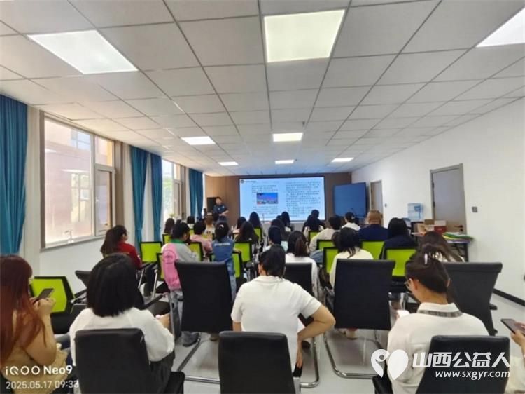 五社联动聚合力青春赋能暖社区 吕梁市离石区青年志愿者协会联合尉汾路社区开展五社联动示范项目链接吕梁青年讲师团为居民带来一场知识与思想的盛宴 - 第4张