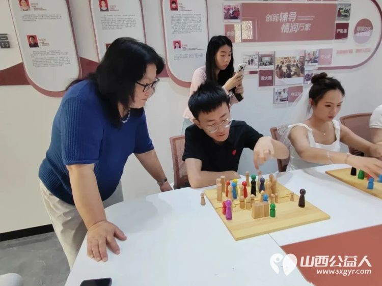 盐湖区志愿者协会在南山新境生态公园婚姻登记处开展婚俗文化活动服务领证新人用专业化服务为每对新人的幸福旅程筑牢起点 - 第7张 - 山西公益人 盐湖区志愿者协会在南山新境生态公园婚姻登记处开展婚俗文化活动服务领证新人用专业化服务为每对新人的幸福旅程筑牢起点 - 第7张
