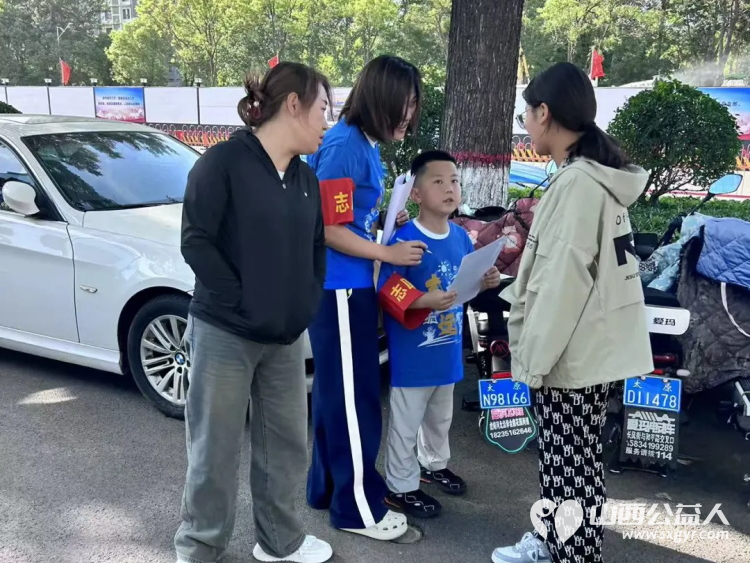 童心撑起一片晴太原市儿童友好促进会儿童公益专委会太原儿童给环卫工人爱心伞捐赠行动全记录感谢山西众植齿科医院为环卫工人捐献300把爱心伞 - 第11张 - 山西公益人 童心撑起一片晴太原市儿童友好促进会儿童公益专委会太原儿童给环卫工人爱心伞捐赠行动全记录感谢山西众植齿科医院为环卫工人捐献300把爱心伞 - 第11张